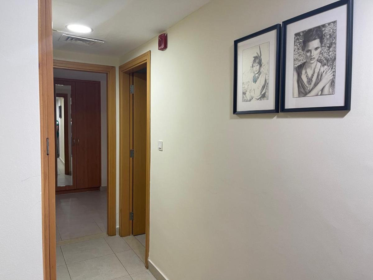 Metro Premium Location Spacious 2 Bedroom Apartment Right Next To The Metro Dubai Exteriör bild