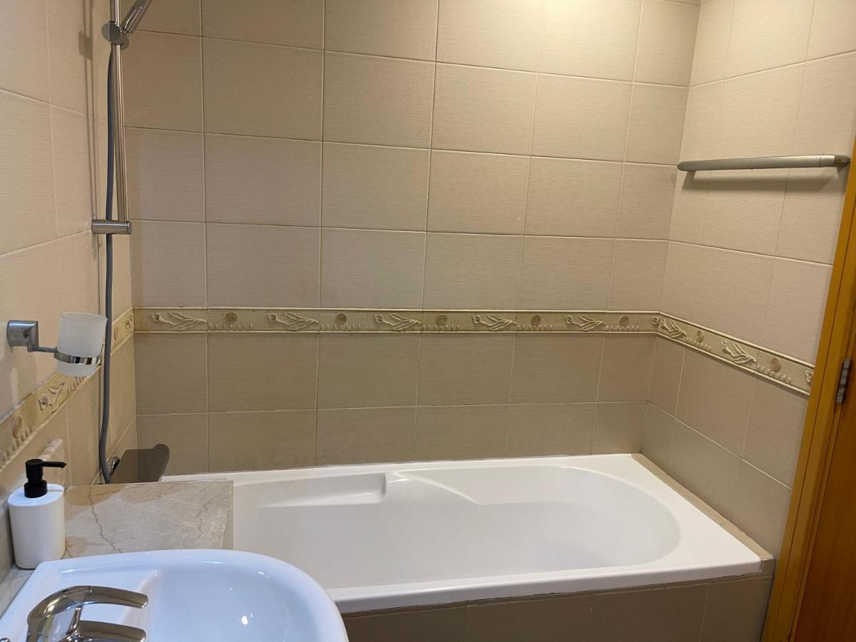 Metro Premium Location Spacious 2 Bedroom Apartment Right Next To The Metro Dubai Exteriör bild